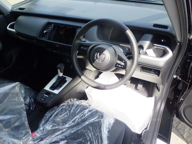 Honda Fit e:HEV photo 9