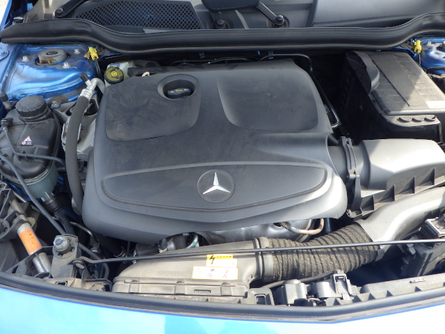 Mercedes-Benz A200 AMG Line photo 12