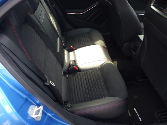 Mercedes-Benz A200 AMG Line photo 7